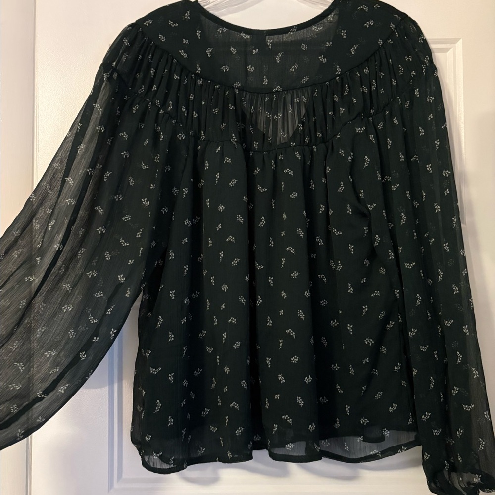 Old Navy Dark Green Floral Blouse - Picture 6 of 6